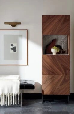 Gallery Brass Picture Frame With White Mat 4"x6" -Optimal Furniture Store AtriumTuftedBlackPatentLeatherJN19