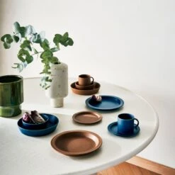 Leda Green Vase -Optimal Furniture Store CB2SP22 PR 03A hero