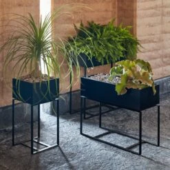 Baros Black Metal Outdoor Raised Planter Low -Optimal Furniture Store CB2SU23 16D V1 RET