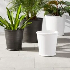 Coulee Round White Metal Outdoor Planter Small -Optimal Furniture Store CouleeCastPlanterCollectionFHS23