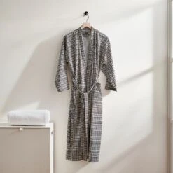 Ivory Shagreen Hamper -Optimal Furniture Store PentagridBlockPrintBathrobeJN21 1x1