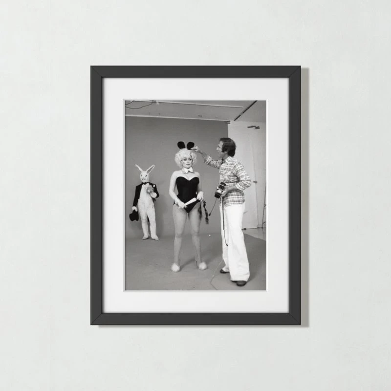 'Dolly Parton Playboy Shoot' Photographic Print In Black Frame 21.5"x17.5" 1 'Dolly Parton Playboy Shoot' Photographic Print In Black Frame 21.5"x17.5"